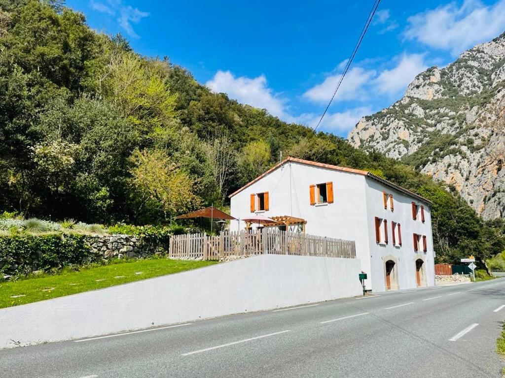 Aude Escape Bed and Breakfast Saint-Martin-Lys Esterno foto